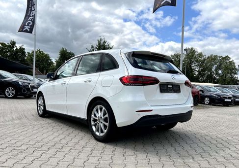 Mercedes-Benz B 220, 2022