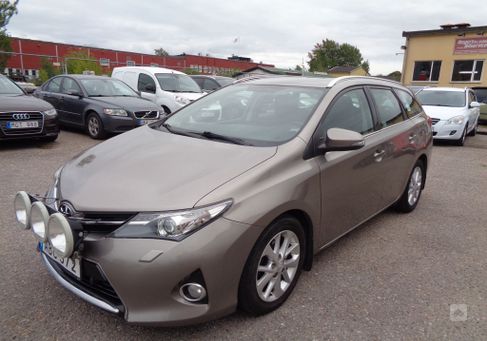 Toyota Auris Touring Sports, 2014