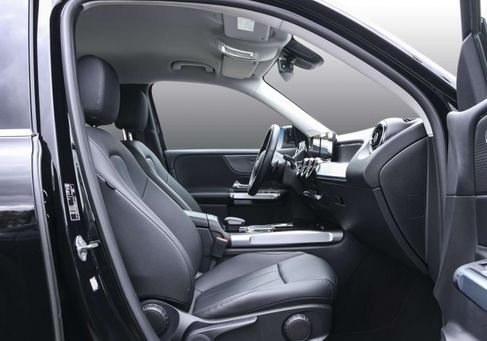 Mercedes-Benz GLB 180, 2023 3