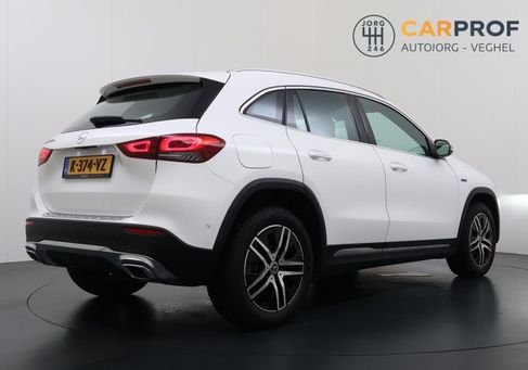 Mercedes-Benz GLA 250, 2021