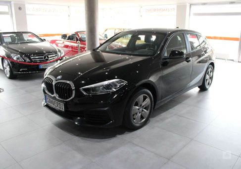 BMW 118, 2021