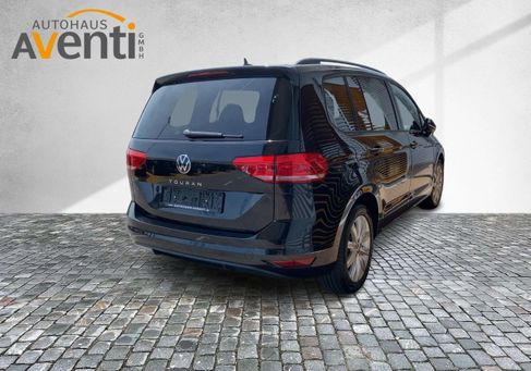 Volkswagen Touran, 2024 3