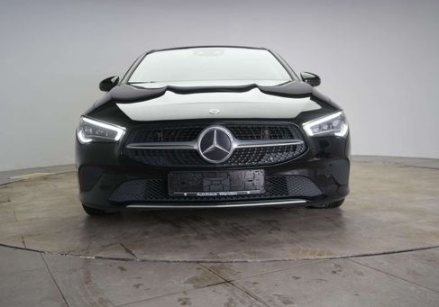 Mercedes-Benz CLA 220, 2022