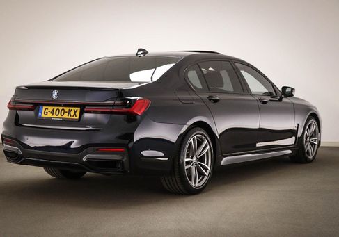 BMW 730, 2019