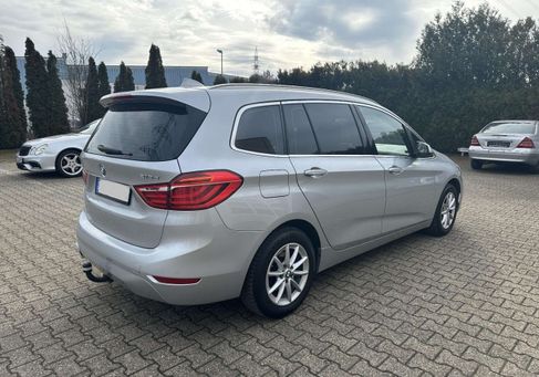 BMW 216, 2018