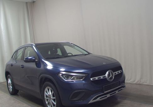 Mercedes-Benz GLA 180, 2022