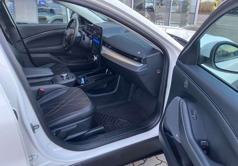 Ford Mustang Mach-E, 2021