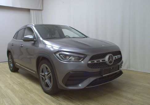 Mercedes-Benz GLA 200, 2023 3