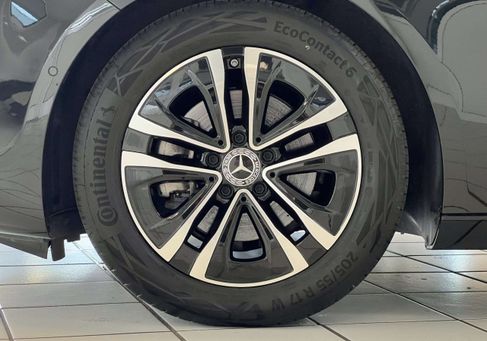 Mercedes-Benz A 180, 2025