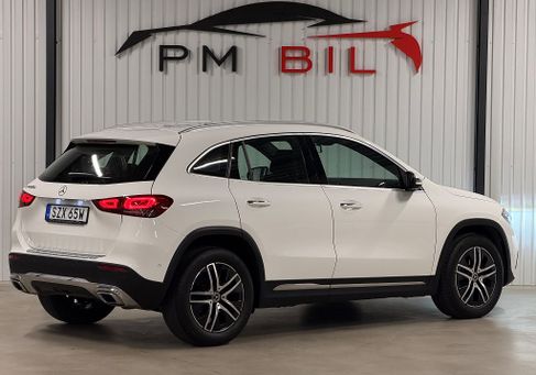 Mercedes-Benz GLA 200, 2022