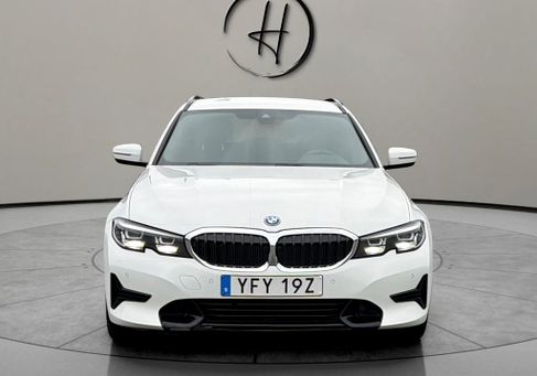 BMW 330, 2022 3