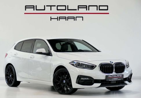 BMW 118, 2021