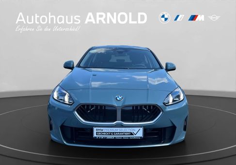 BMW 120, 2025 3