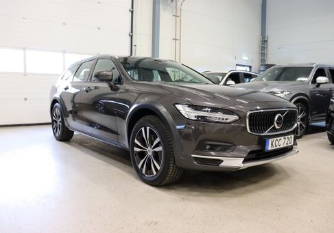Volvo V90 Cross Country, 2021