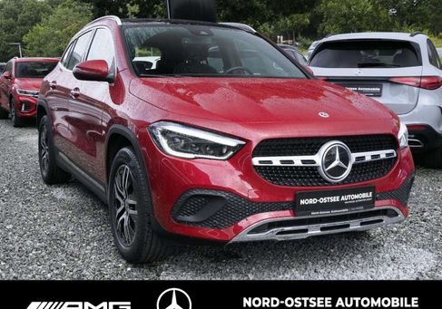 Mercedes-Benz GLA 180, 2022