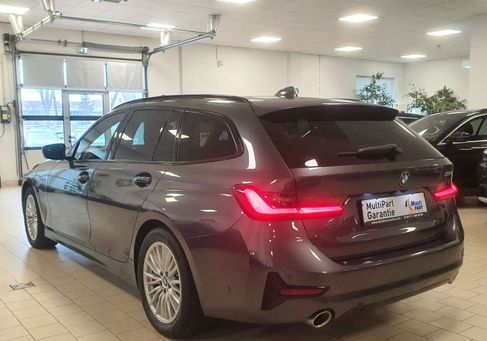 BMW 330, 2022