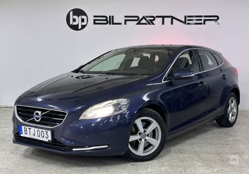 Volvo V40, 2015