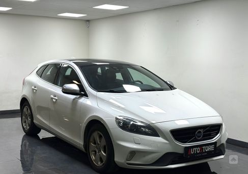 Volvo V40, 2014