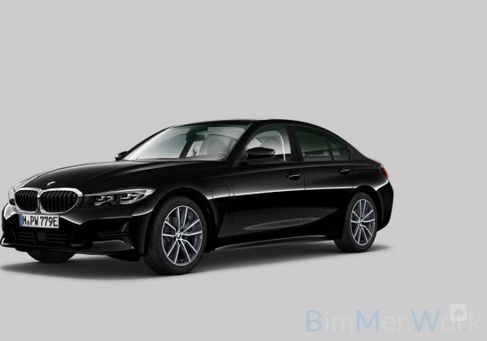 BMW 330, 2020