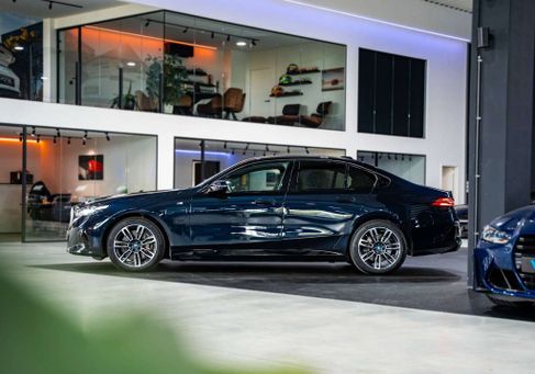 BMW 550, 2023