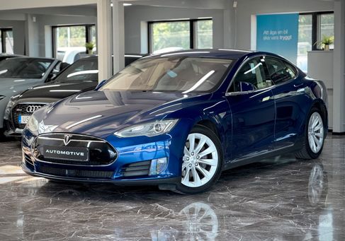 Tesla Model S, 2015