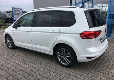 Volkswagen Touran, 2021 3