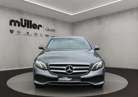 Mercedes-Benz E 220, 2018 3