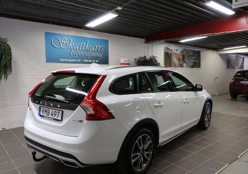 Volvo V60 Cross Country, 2018
