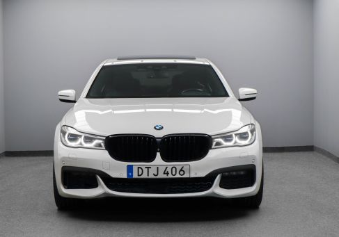 BMW 730, 2016