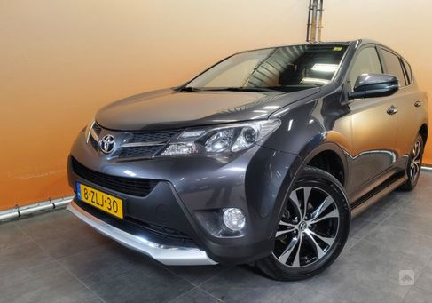 Toyota RAV 4, 2015