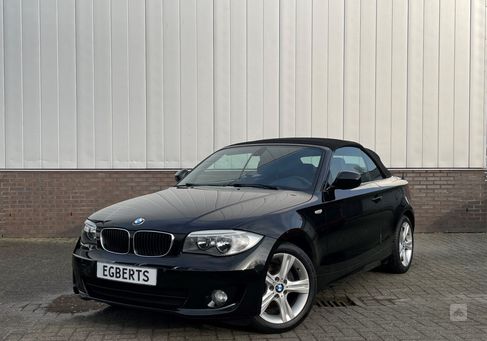 BMW 118, 2012