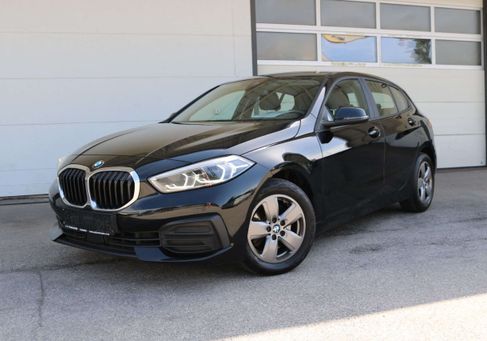 BMW 118, 2022