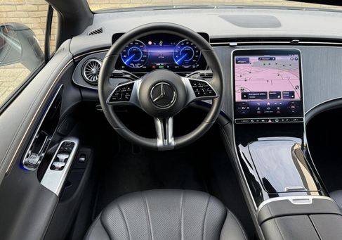 Mercedes-Benz EQE, 2023 3