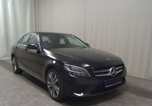 Mercedes-Benz C 300, 2021 3