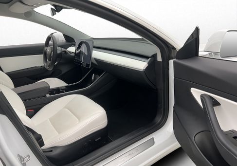 Tesla Model 3, 2020 3