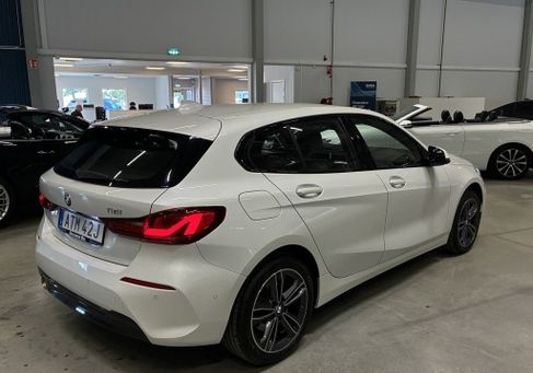 BMW 118, 2022