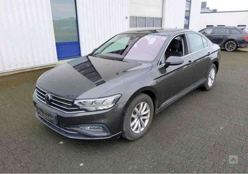 Volkswagen Passat, 2021