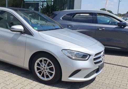 Mercedes-Benz B 180, 2020