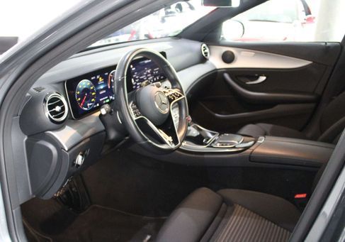 Mercedes-Benz E 300, 2022