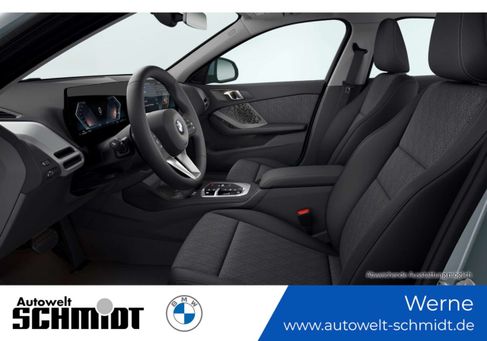 BMW 114, 2025