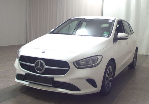 Mercedes-Benz B 180, 2023