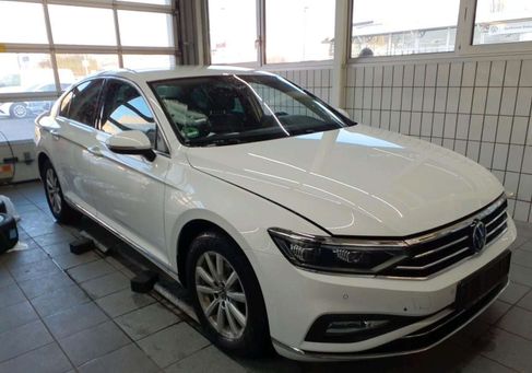 Volkswagen Passat, 2021