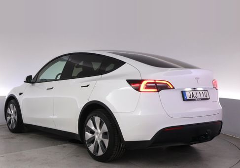 Tesla Model Y, 2023 3