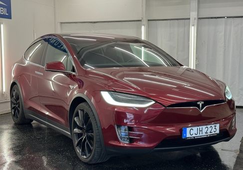 Tesla Model X, 2016