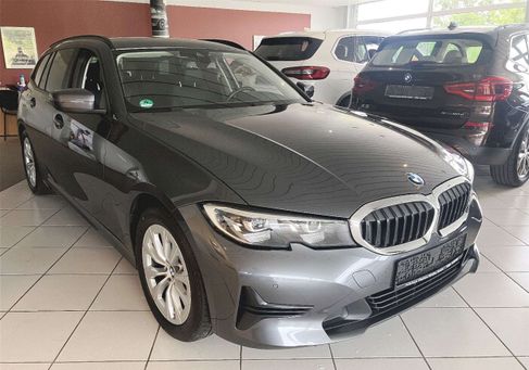 BMW 318, 2022 3