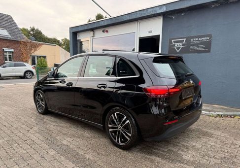 Mercedes-Benz B 220, 2023