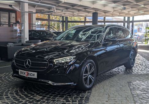 Mercedes-Benz E 200, 2022 3