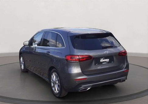 Mercedes-Benz E 200, 2020 3