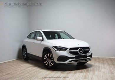 Mercedes-Benz GLA 200, 2022