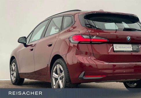 BMW 220, 2025